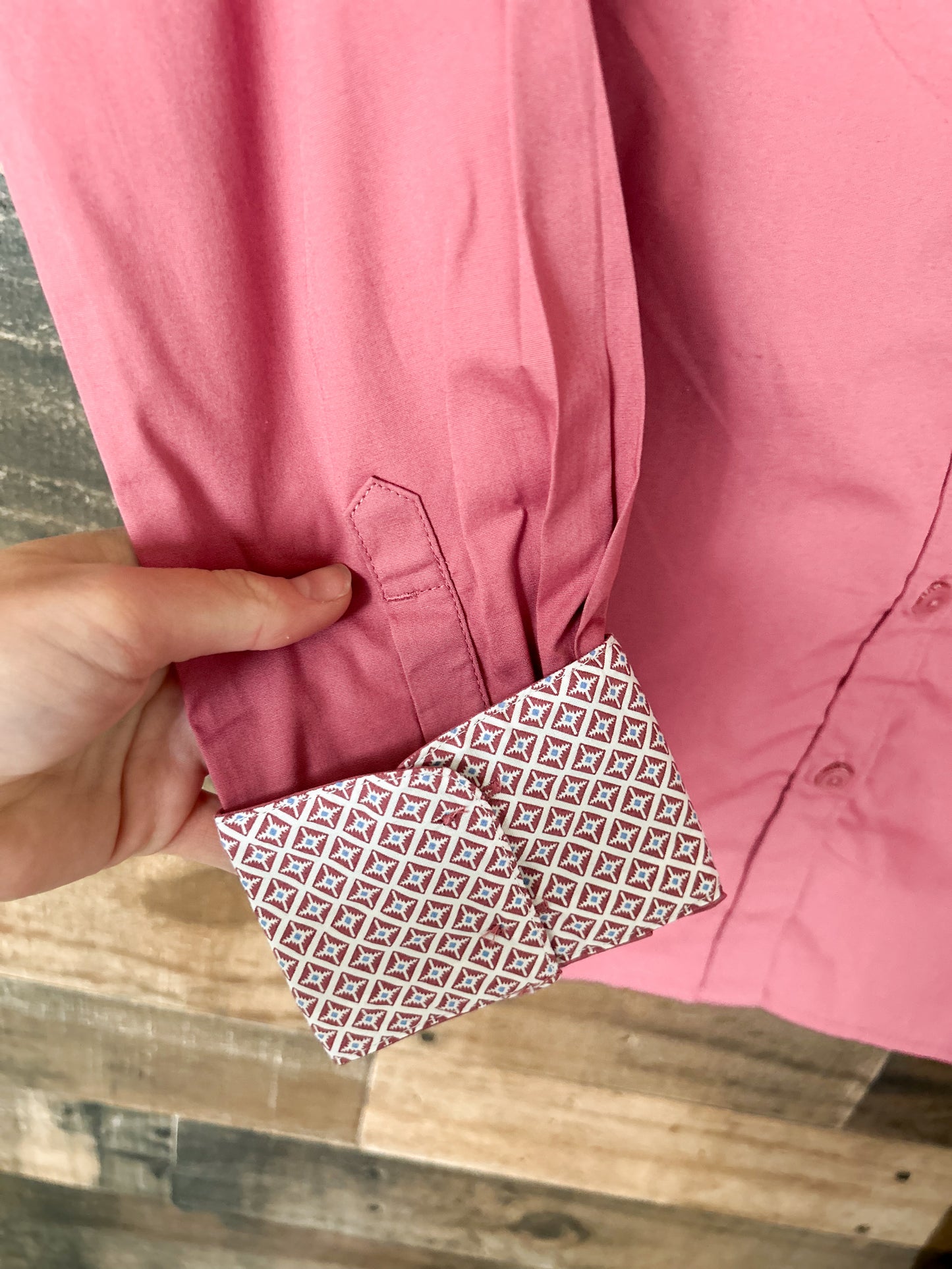 ARIAT: The Kirby Stretch Shirt in Rose