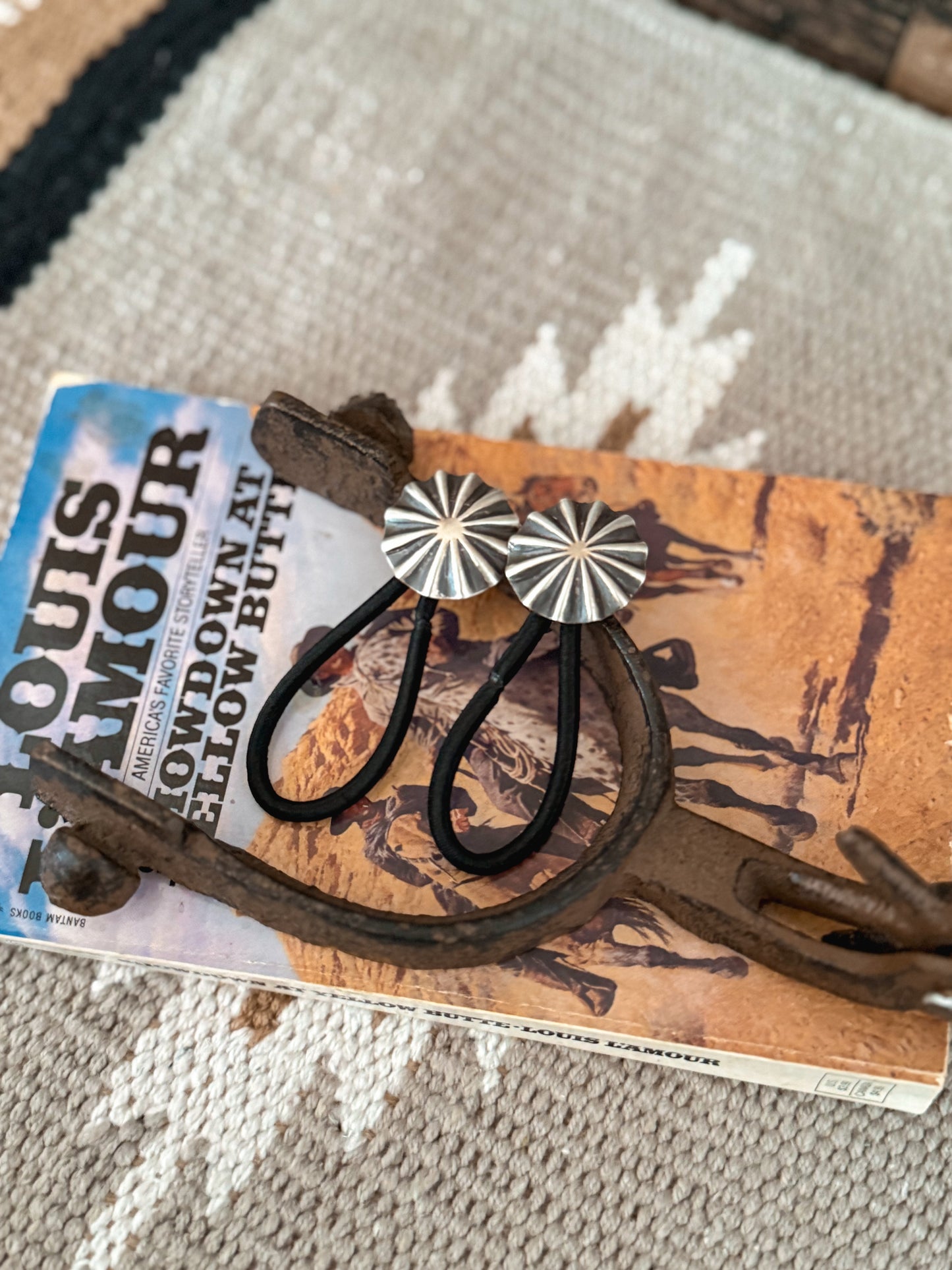The Concho Hair Tie