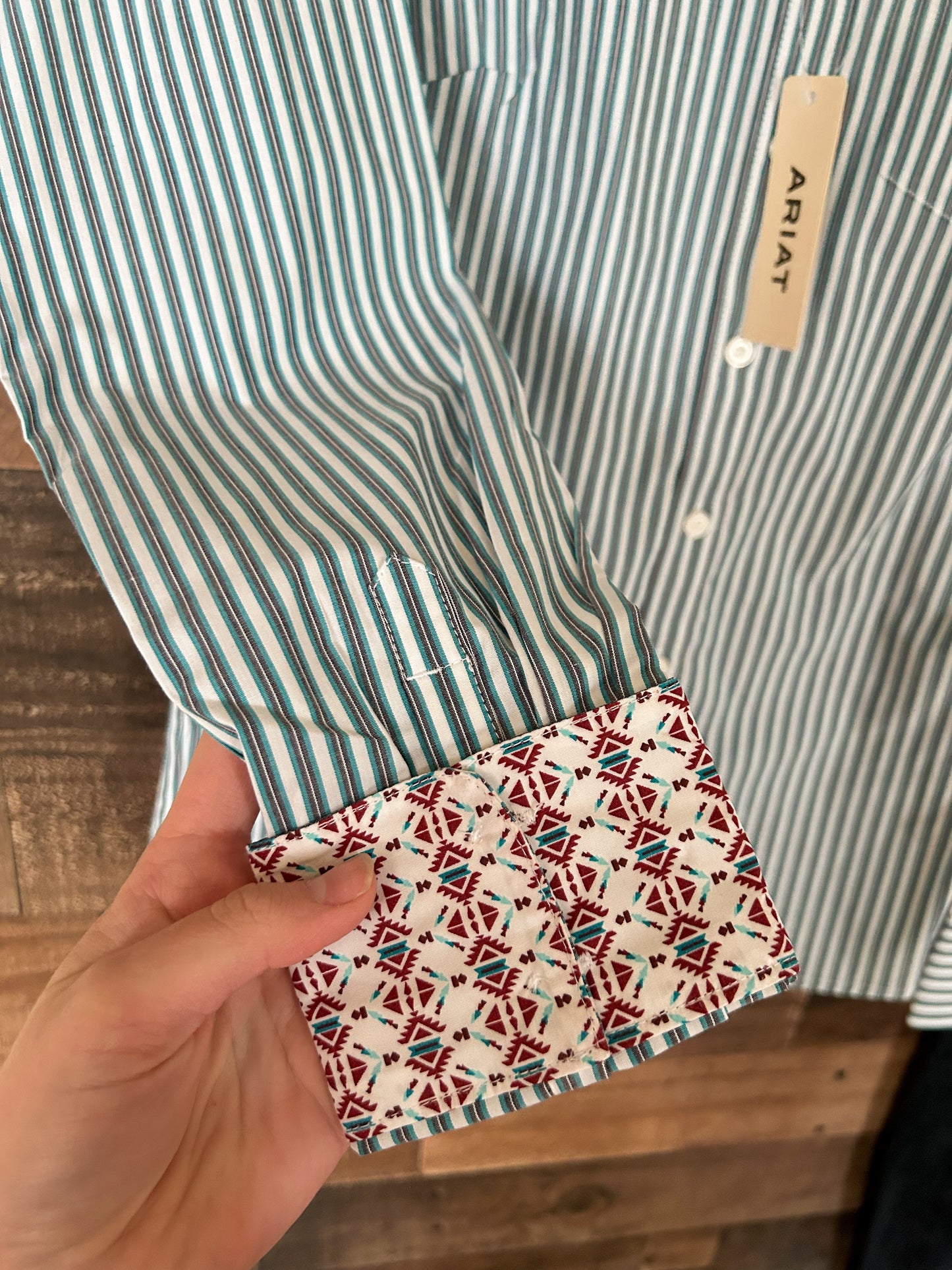 ARIAT: The Kirby Stretch Shirt in Capri Stripe