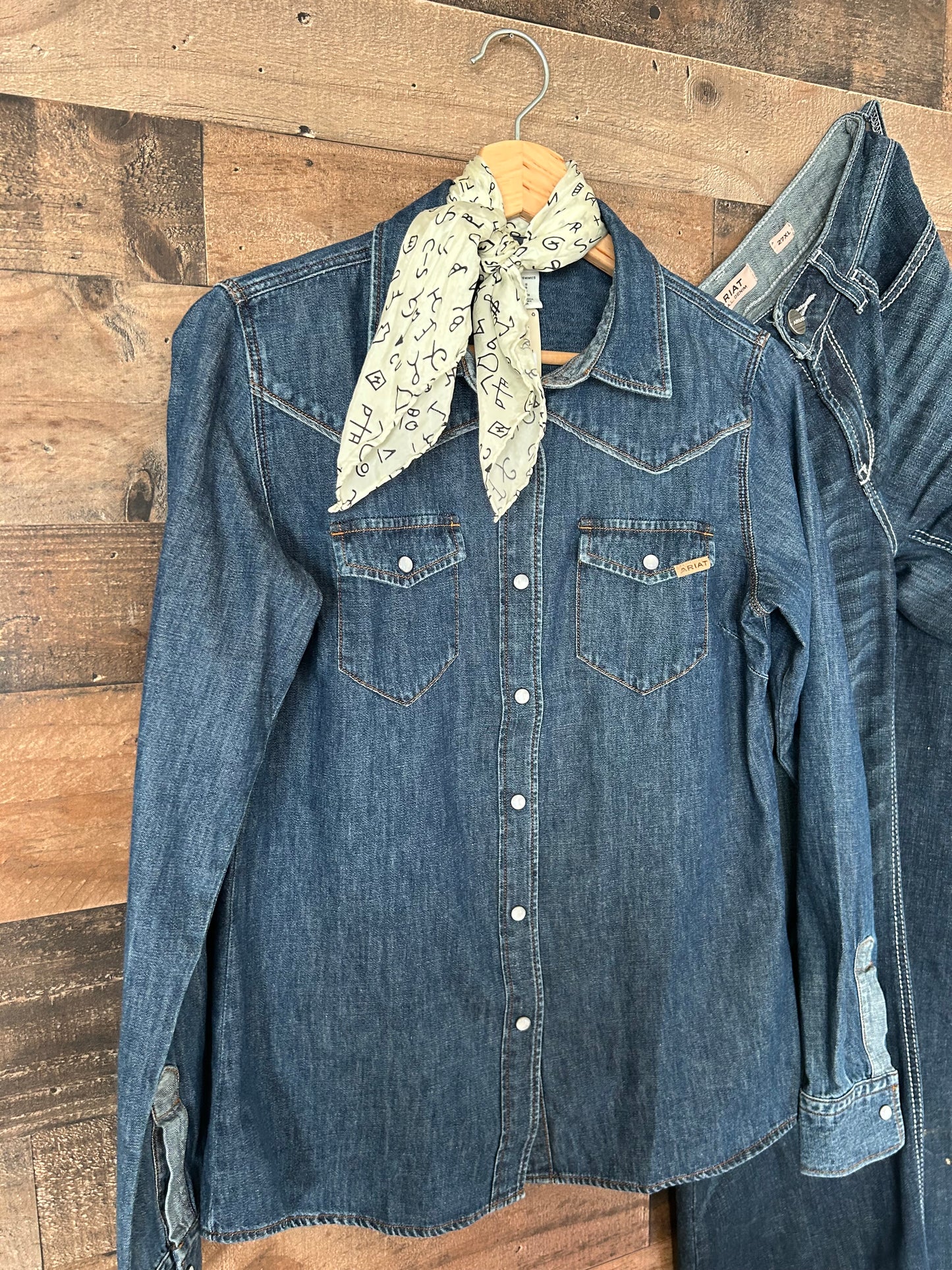 ARIAT: The Farriday Denim Pearl Snap