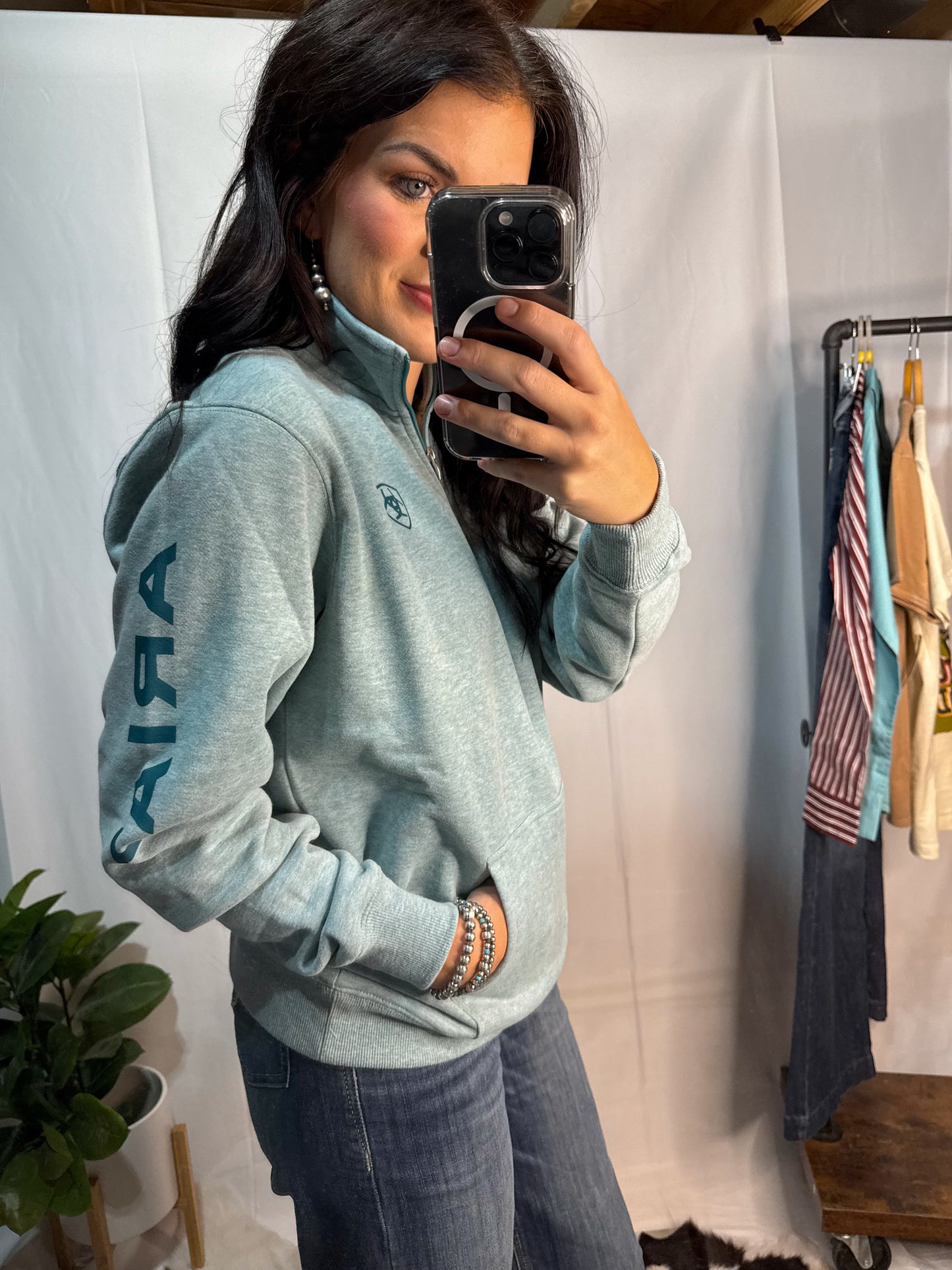 ARIAT: Logo 1/2 Zip Pullover